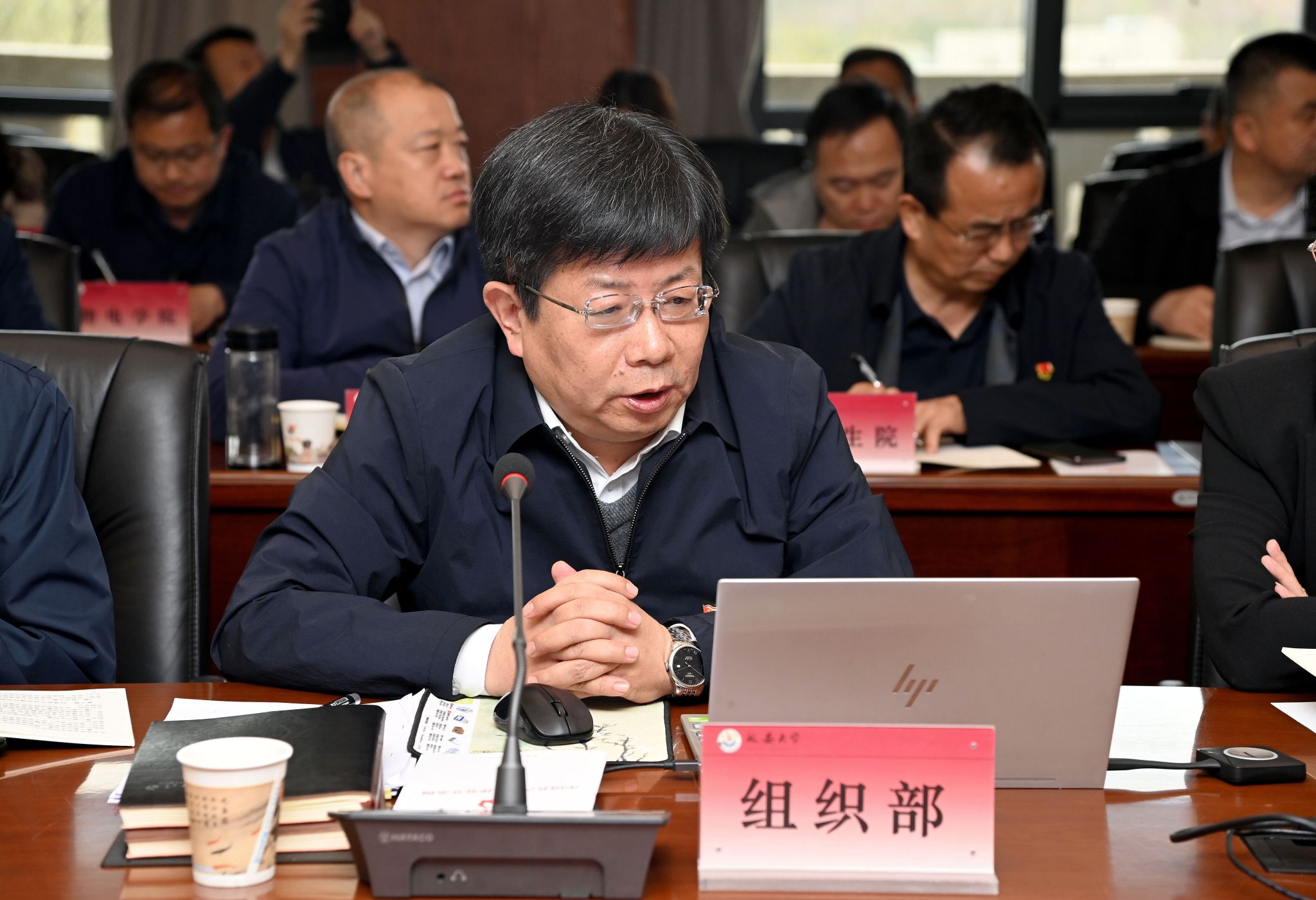 校党委副书记,纪委书记王占金传达学习了中央党的建设领导小组会议