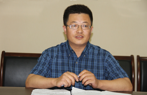 杨伟宏副主任主持