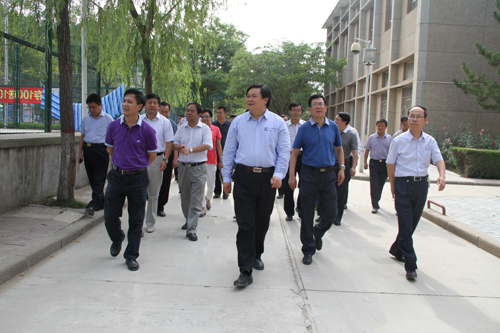 第一检查组检查医学院校园
