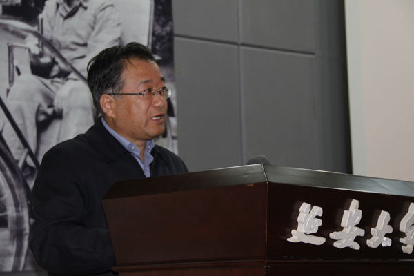 崔智林校长致欢迎词
