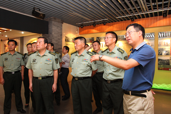 第四军医大学副政委王有山一行来校考察交流