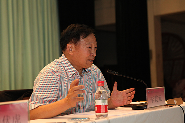 李乾元上将为我校师生作国防教育报告