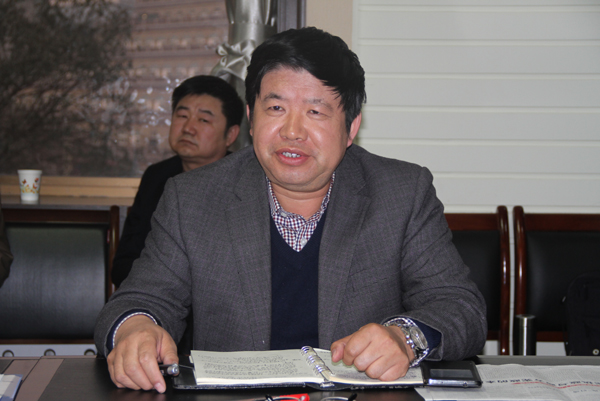 张讲话