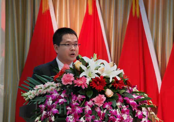 白加栋书记主持