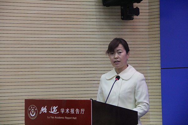 与会代表作经验交流
