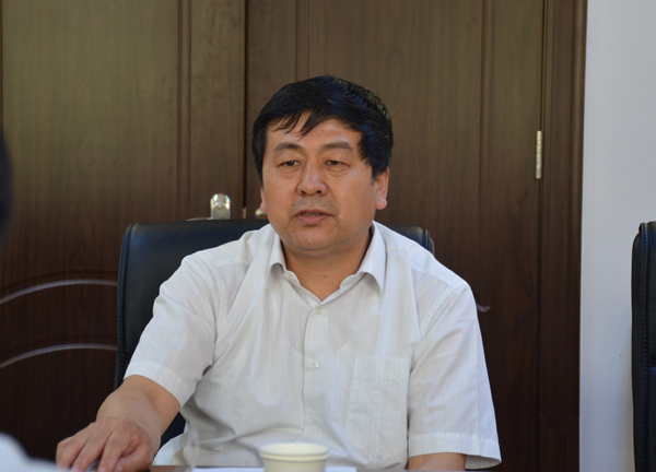 许静洪副校长介绍我校情况
