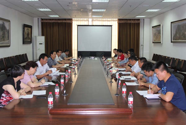 学生座谈会