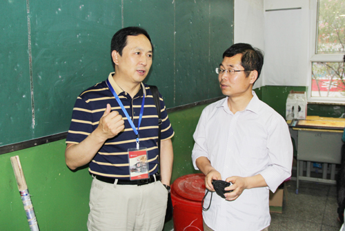 胡俊生副校长与宜川中学教师进行交流学习