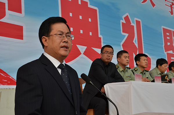 田伏虎副书记主持